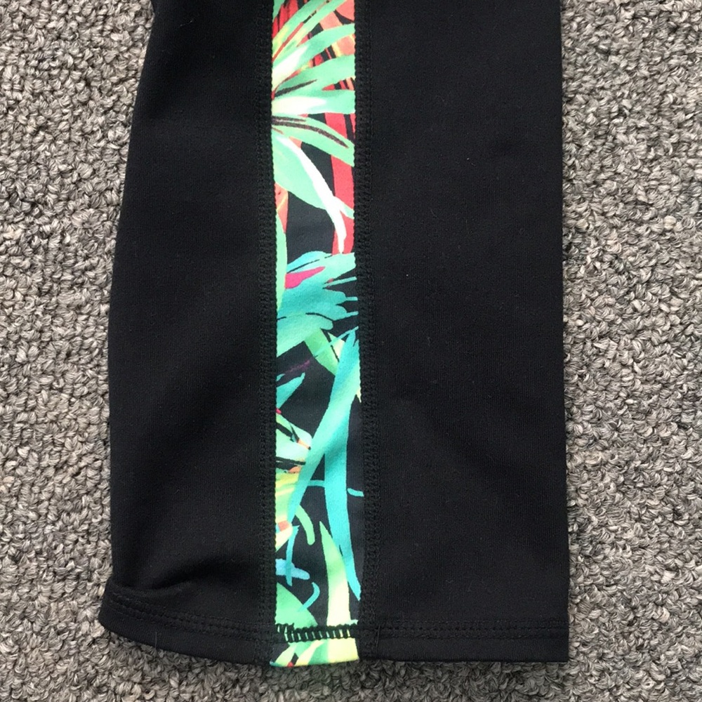 Workout capris - Picture 3 of 5